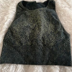 Lululemon Tank, washed once, never worn. No flaws. Size 4.